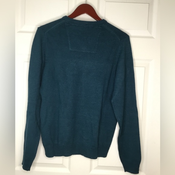 Izod Men’s V neck Sweater - Size Small - NWT 6 - Picture 2 of 3